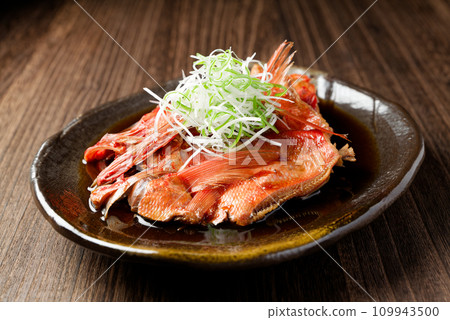 Boiled gold-eyed bream 109943500