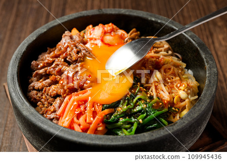 Stone baking bibimbap Stone baking bibimbap 109945436