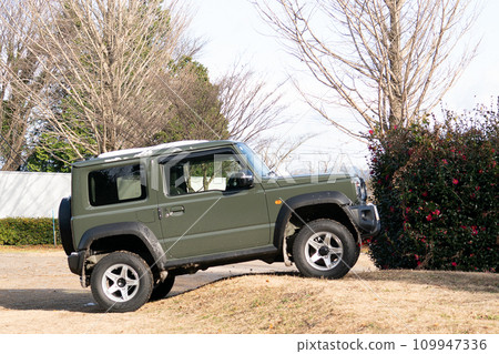 SUV Jimny Sierra 4DW 4WD 崎嶇道路 SUV Jimny Sierra 4DW 4WD 崎嶇道路 109947336