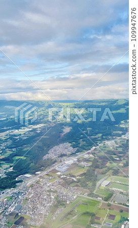 從飛機上看到的山景 從飛機上看到的山景 109947676