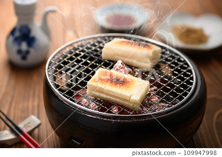 Slowly baked cut mochi Slowly baked cut mochi 109947998