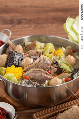 薑母鴨 鴨肉 火鍋 立冬 Ginger Duck soup hot pot 薑母鴨 鴨肉 火鍋 立冬 Ginger Duck soup hot pot 109948669