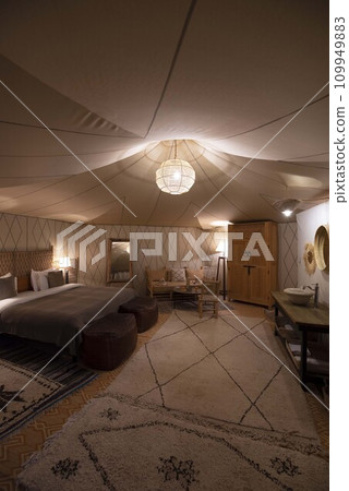 Luxury camp in the Sahara desert 109949883