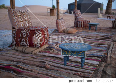 Luxury camp in the Sahara desert 109949942
