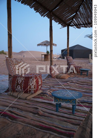 Luxury camp in the Sahara desert 109949943