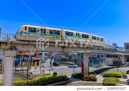 Monorail running through Eucalyptus Hill, Sakura City, Chiba Prefecture Monorail running through Eucalyptus Hill, Sakura City, Chiba Prefecture 109950387