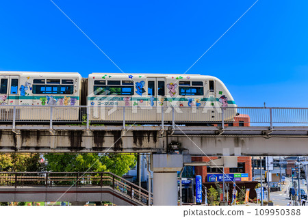 Monorail running through Eucalyptus Hill, Sakura City, Chiba Prefecture Monorail running through Eucalyptus Hill, Sakura City, Chiba Prefecture 109950388