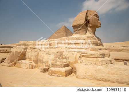 Beautiful scenery of the three great pyramids of Giza in Egypt 109951248