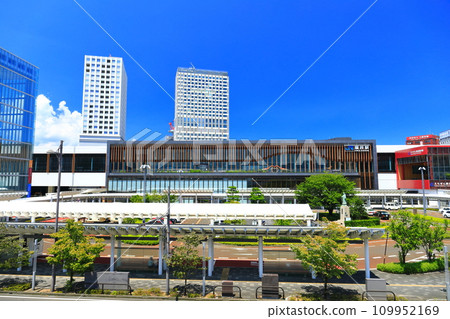 [Fukui Prefecture] Sunny JR Fukui Station East Exit (Hokuriku Shinkansen) 109952169