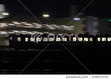 夜間水島臨海鐵道機波37號(倉敷市⇔三菱汽車) 夜間水島臨海鐵道機波37號(倉敷市⇔三菱汽車) 109952543