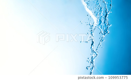 Water splashes with copy space 109953775