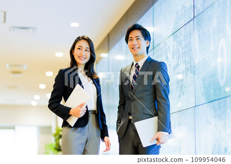 Business person working in a coworking space Business person working in a coworking space 109954046