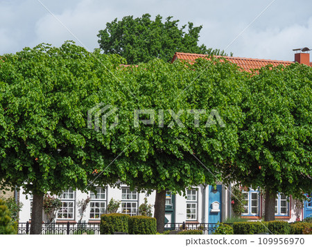 the city of Schleswig at the river schlei in germany 109956970