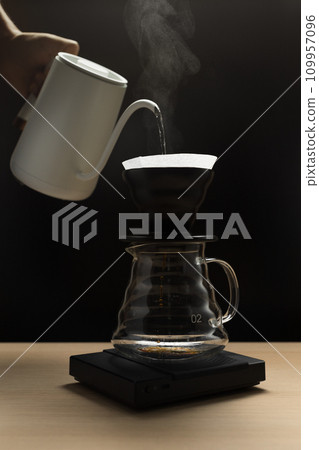 Drip coffee 109957096