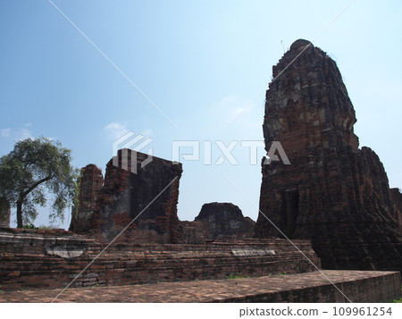 Thailand, Ayutthaya, Wat Phra Mahathat, sunny day in May Thailand, Ayutthaya, Wat Phra Mahathat, sunny day in May 109961254