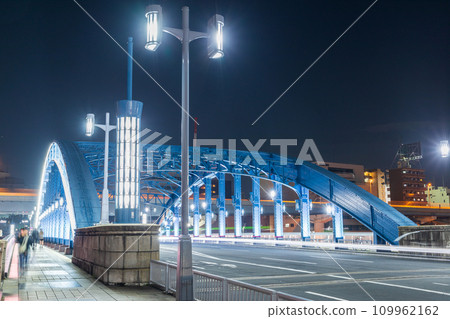 ``Tokyo'' Asakusa, night view of Komagata Bridge 109962162