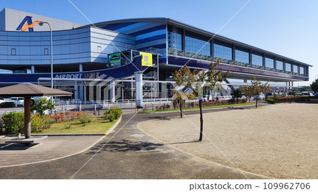 Airport Walk Nagoya 109962706
