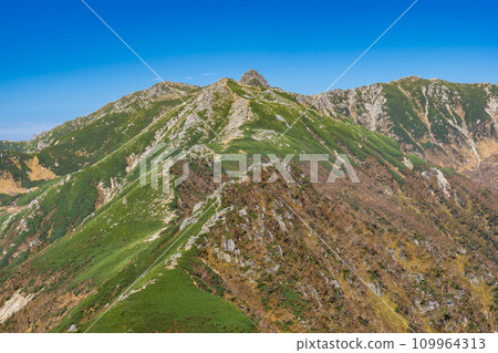 長野縣中央阿爾卑斯山垂直登山從千疊敷到空木山、木曾岳岳、寶劍岳 長野縣中央阿爾卑斯山垂直登山從千疊敷到空木山、木曾岳岳、寶劍岳 109964313