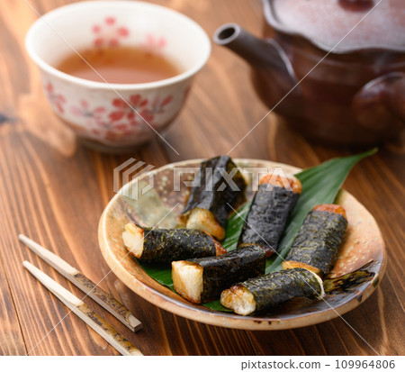 Isobe-yaki grilled to a golden brown color Isobe-yaki grilled to a golden brown color 109964806