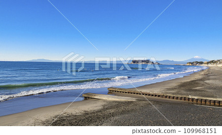 湘南的海和沙灘 109968151