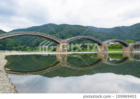 Iwakuni City, Yamaguchi Prefecture Nishiki River and Kintaikyo Bridge Iwakuni City, Yamaguchi Prefecture Nishiki River and Kintaikyo Bridge 109969401