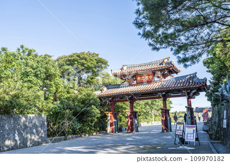Blue sky and former Shuri Castle Shureimon, Naha City, Okinawa Prefecture 109970182