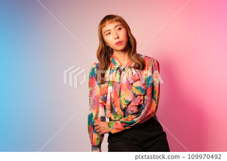 酷酷的女性美女肖像 109970492