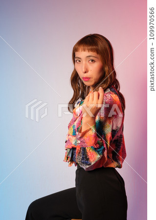 Cool female beauty portrait 109970566