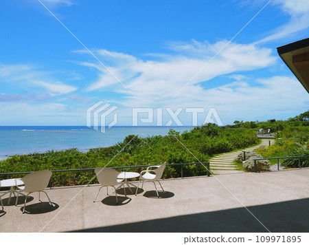從沖繩縣讀谷村 Banta 咖啡館欣賞海景 109971895