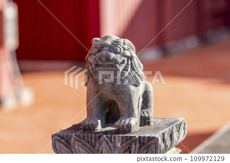 Blue sky and Shuri Castle, Shisa at the Hoshinmon gate, Naha City, Okinawa Prefecture Blue sky and Shuri Castle, Shisa at the Hoshinmon gate, Naha City, Okinawa Prefecture 109972129