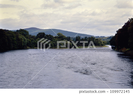 View of the River Spey from Victoria Bridge 109972145