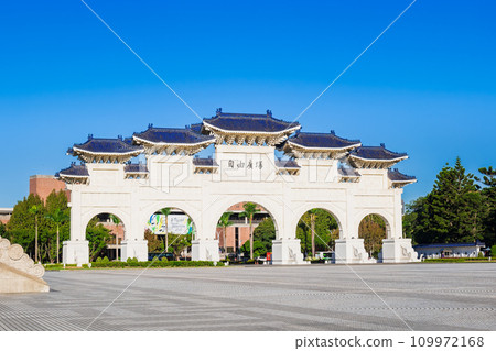 Taiwan Chiang Kai-shek Memorial Hall Freedom Square Pavilion 109972168