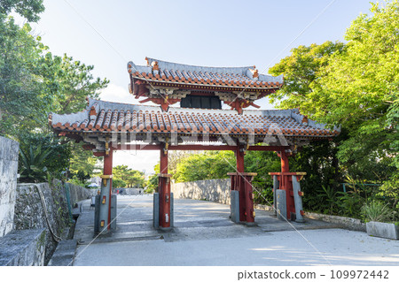 沖繩縣那霸市藍天和首里城守禮門 沖繩縣那霸市藍天和首里城守禮門 109972442