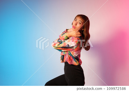 酷酷的女性美女肖像 酷酷的女性美女肖像 109972586