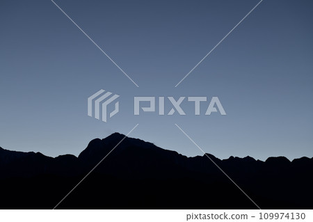 Twilight blue hour at Mt. Kaikomagatake in the Southern Alps Twilight blue hour at Mt. Kaikomagatake in the Southern Alps 109974130