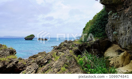 從沖繩縣津堅島的Hotugar看到的大海 從沖繩縣津堅島的Hotugar看到的大海 109974841