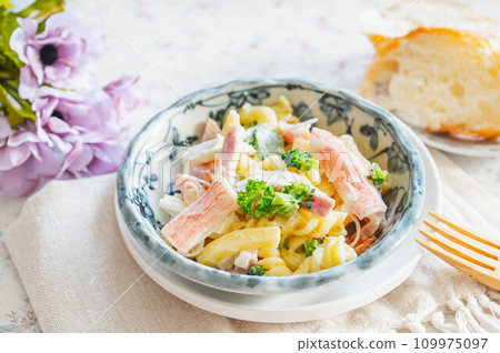 homemade macaroni salad 109975097