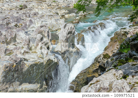 崇拜瀑布 109975521