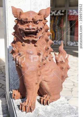沖繩縣本部町沖繩紀念國立公園海洋博公園的大型雄性風獅爺 沖繩縣本部町沖繩紀念國立公園海洋博公園的大型雄性風獅爺 109975652