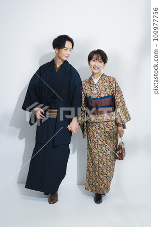 Couple in kimono Couple in kimono 109977756