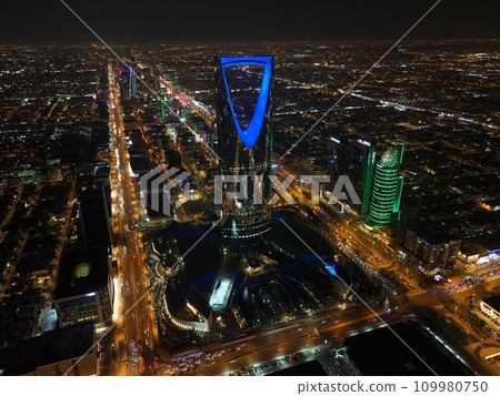 Drone shot foto. Saudi Arabia. Riyadh. Kingdom tower. Night. 109980750