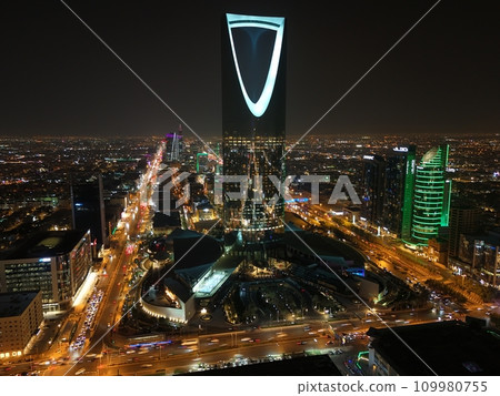 Drone shot foto. Saudi Arabia. Riyadh. Kingdom tower. Night. 109980755
