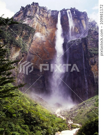 委內瑞拉未開發的安赫爾瀑布 109981172