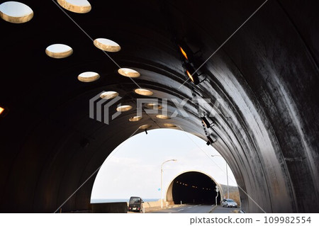 Coastal road shelter 109982554