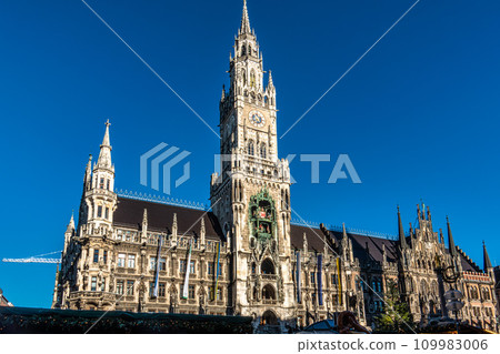 Christmas market at Marienplatz in Munich, Bavaria, Germany, Europe 109983006