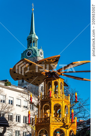 Christmas market at Rindermarkt in Munich, Bavaria, Germany, Europe 109983007