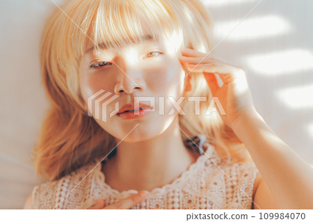 Beauty image of young women Beauty image of young women 109984070