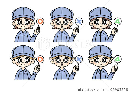 一群穿著工作服的年輕男女拿著答案卡 109985258