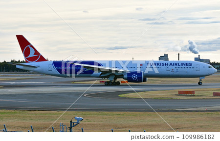 Turkish Airlines 777W 103 Taxiing Turkish Airlines 777W 103 Taxiing 109986182