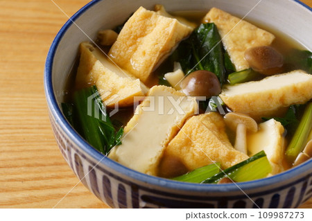 Fried tofu and boiled komatsuna Fried tofu and boiled komatsuna 109987273